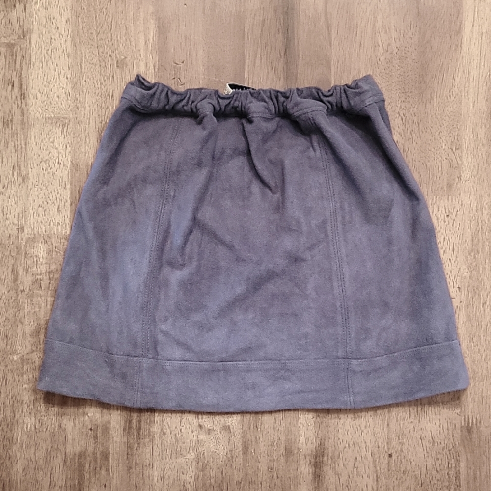 Girls Skirt 9/10 - Picture 2 of 2